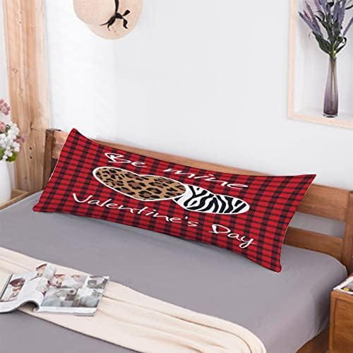 Перница на телото Денот на вineубените црвени биволи карирани печатени перници за печатење на телото, голема мека перница за тело, опфаќа двострани