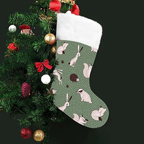 Зајак и верверица Смешно Божиќно порибување со кратки кадифен манжетни Божиќни чорапи за камин што виси семеен празник