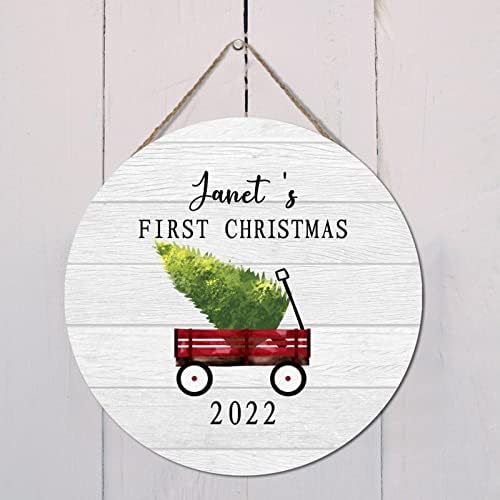 Дрвен Знак Персонализирано Бебе Прво Божиќ 2022 Година Куќа На Фарма Декор За Спална Соба Знак За Нов Подарок За Бебиња Знаци На Влезот На Фармата