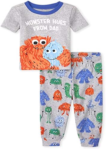 Детско место бебе и мали деца чудовиште ги гушкаат памучните пижами
