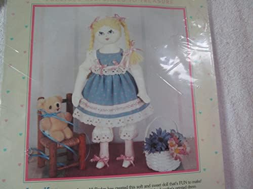 Babyенифер Бебе го прегрнува скапоценото чување за да го богатува комплетот за кукли