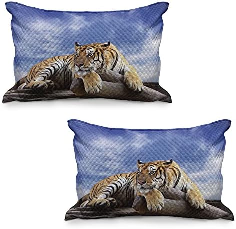Ambesonne savannah ватирана перница, тигар што седи на дрво чисто сино небо диви животни утрински ленти предатор, стандардна покривка