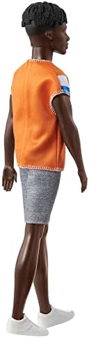 Барби Модата Кен Модна Кукла 203, Извртени Црна Коса, Спортски Портокал Дрес, Шорцеви &засилувач; Патики