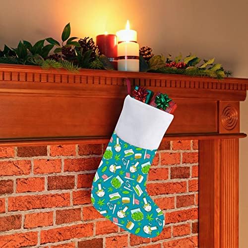 Цигари и плевел Божиќни чорапи за порибување со кадифен камин што виси за декор за домашно дрво