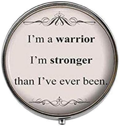 „Јас сум воин, јас сум посилен отколку што некогаш сум бил“ - кутија за пилула за уметност - кутија за пилули за шарм - стаклена