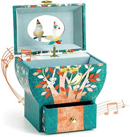 Музичка кутија дрвена, античка врежана дрвена музичка кутија со ветерници, над музичката кутија со виножито