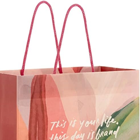 Hallmark Morgan Harper Nichols Bag Bagn Пакет розова, праска, зелена, цветна цвет за родендени, Денот на мајката, дипломирања