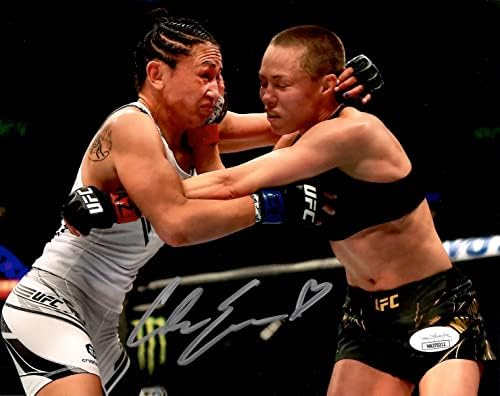 Карла Еспарза автограмираше потпишан 8x10 Photo UFC MMA JSA COA ROSE NAMAJUNAS