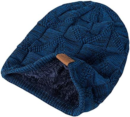 Страна една машка зимска слабиот бени топло руно обложено череп капа, буги кабел плетена капа