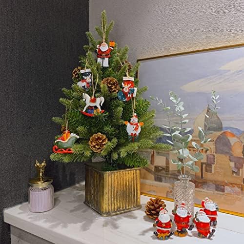 Crafjie Божиќни минијатурни фигурини, 4 парчиња мини Божиќ Дедо Мраз украси Божиќни минијатурни украси смола Санта фигурини за