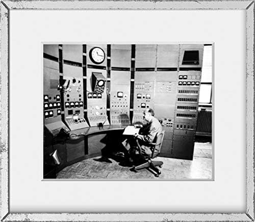 Бесконечни фотографии Фото: Енрико Ферми, Контролен панел на забрзувач на честички, атом Смашер, 1951, моќен