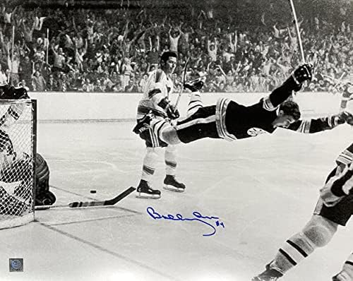 Боби Ор го потпиша Бостон Бруинс 16x20 Летачки гол хокеј Фото ГНР - Автограмирана НХЛ Фотографии