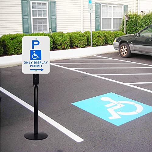 Знак за паркирање на меѓусебно место 48 знаци за паркирање со леано железо, стојат подвижни знаци за знаци, црна