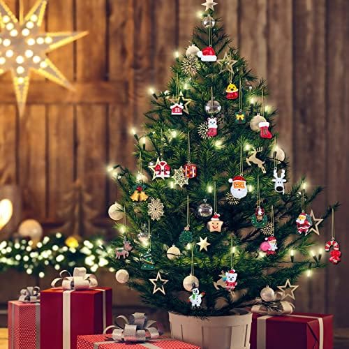 Суминд 30 парчиња украси за Божиќни смола со кутија мини украси за новогодишни елки Рустикален Санта Снежен човек ирваси Ангел украси за Божиќ