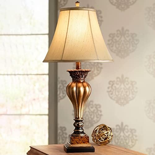 Регенс Хил Сенард Традиционална табела за ламба вазна силуета со флитирани и цветни детали 30 високи златни тен bellвонки декор за дневна
