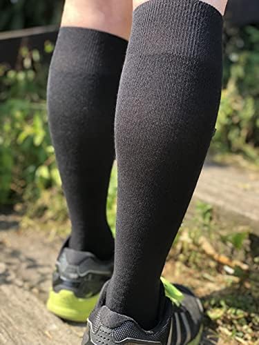 Hoyisox големи и високи чорапи за компресија 20-30 mmHg, удобни чорапи со високи колени за мажи и жени