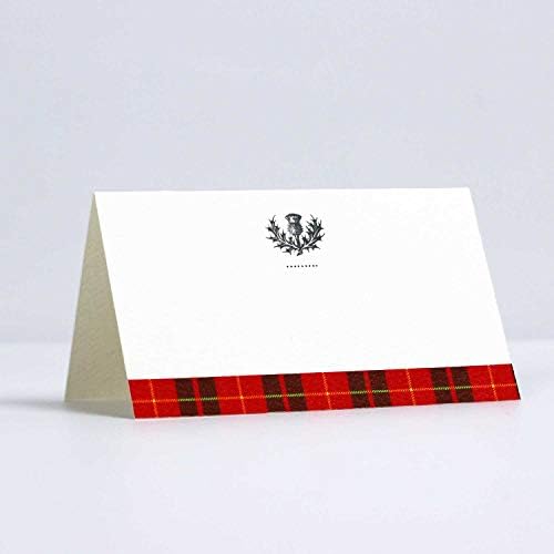Ставете картички со црвен тартан карирана и шкотски трн дизајн за свадби, тушеви и забави за одмор и вечера. Стил на шатор, постигнат