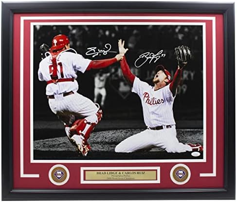 Бред Лиџ Карлос Руиз потпиша врамен 16x20 Филис WS Spotlight Photo JSA Holo - Автограмирани фотографии од MLB
