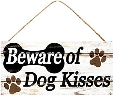 Wallид што виси плакета винагеризирана знак на плакета од дрво, пазете се од бакнежи за кучиња знаци Божиќни украси, A14, 12x6 инчи