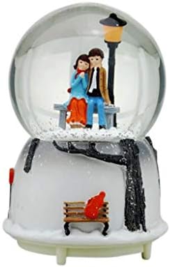Loversубители на Lhllhl Snow Snow Snow Sky City Crystal Ball Music Box Романтична двојка декорација на подароци за Денот на вineубените