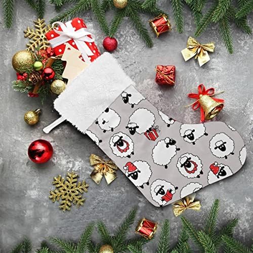 Бела овца со капаче за подароци за ѓердан 2 парчиња Божиќни чорапи Бели кафулички манжетни мерцеризирани кадифени семејни празници големи порибници